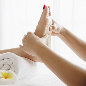 woman-receiving-foot-massage-service-from-masseuse-close-up-hand-foot-relax-foot-massage-therapy-service-concept.jpg->first->description